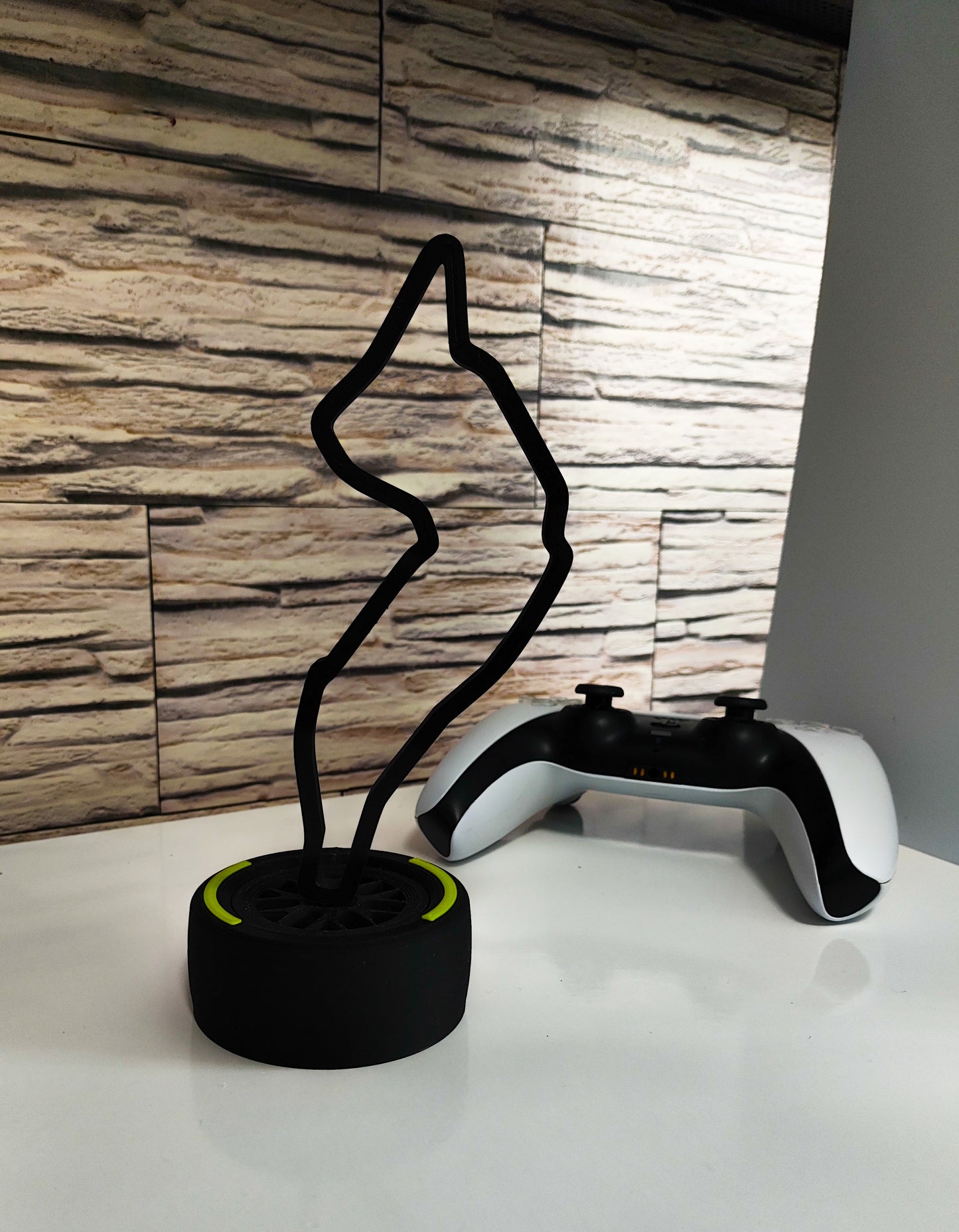 Soporte Stand de Circuitos F1 en neumaticos F1 impresos en 3D- AR3DStudios