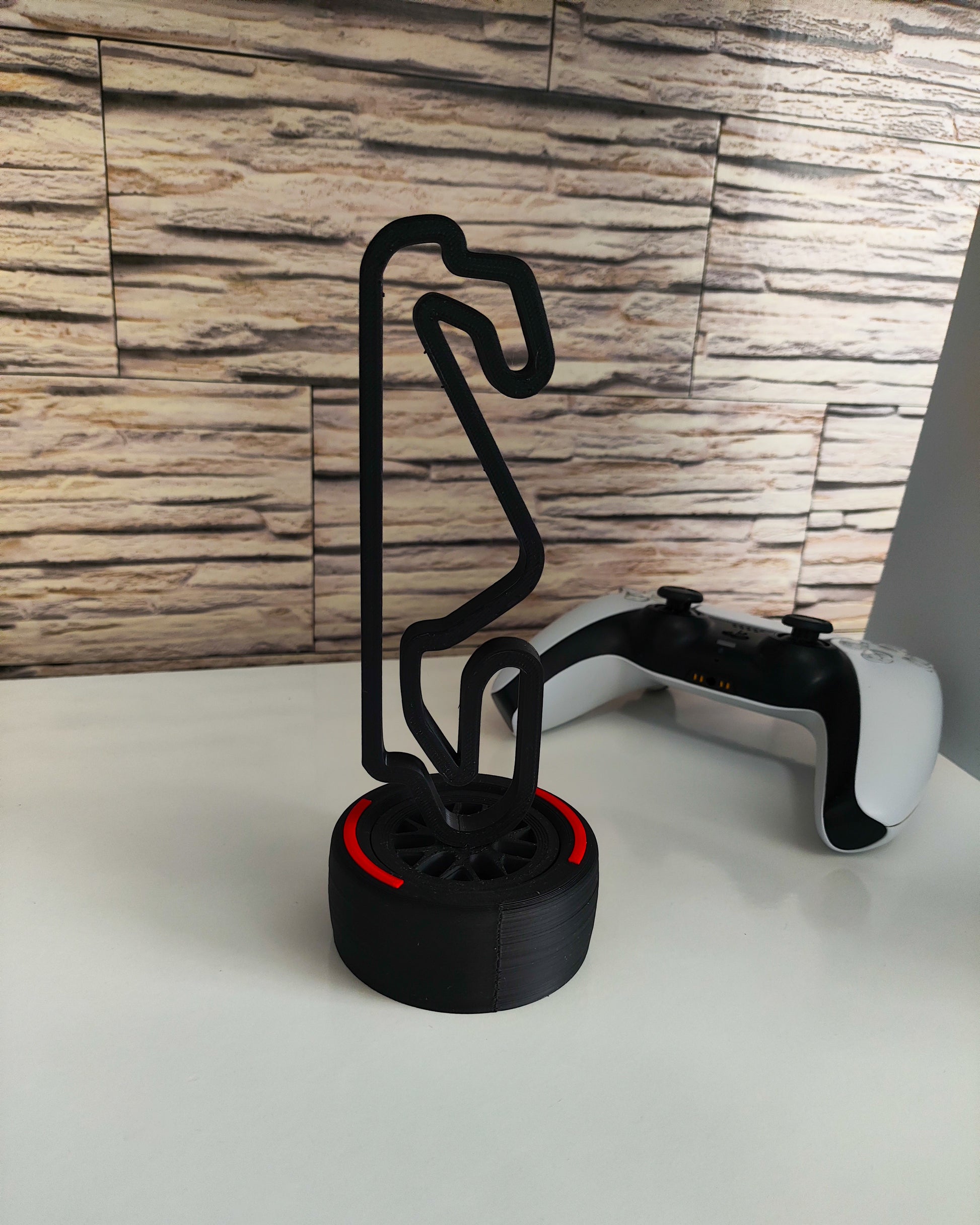 Soporte Stand de Circuitos F1  en neumaticos F1 impresos en 3D- AR3DStudios