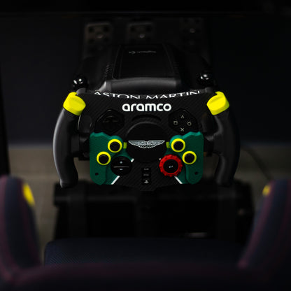 Vista frontal superior de mod F1 Aston Martin montado en simulador de carreras