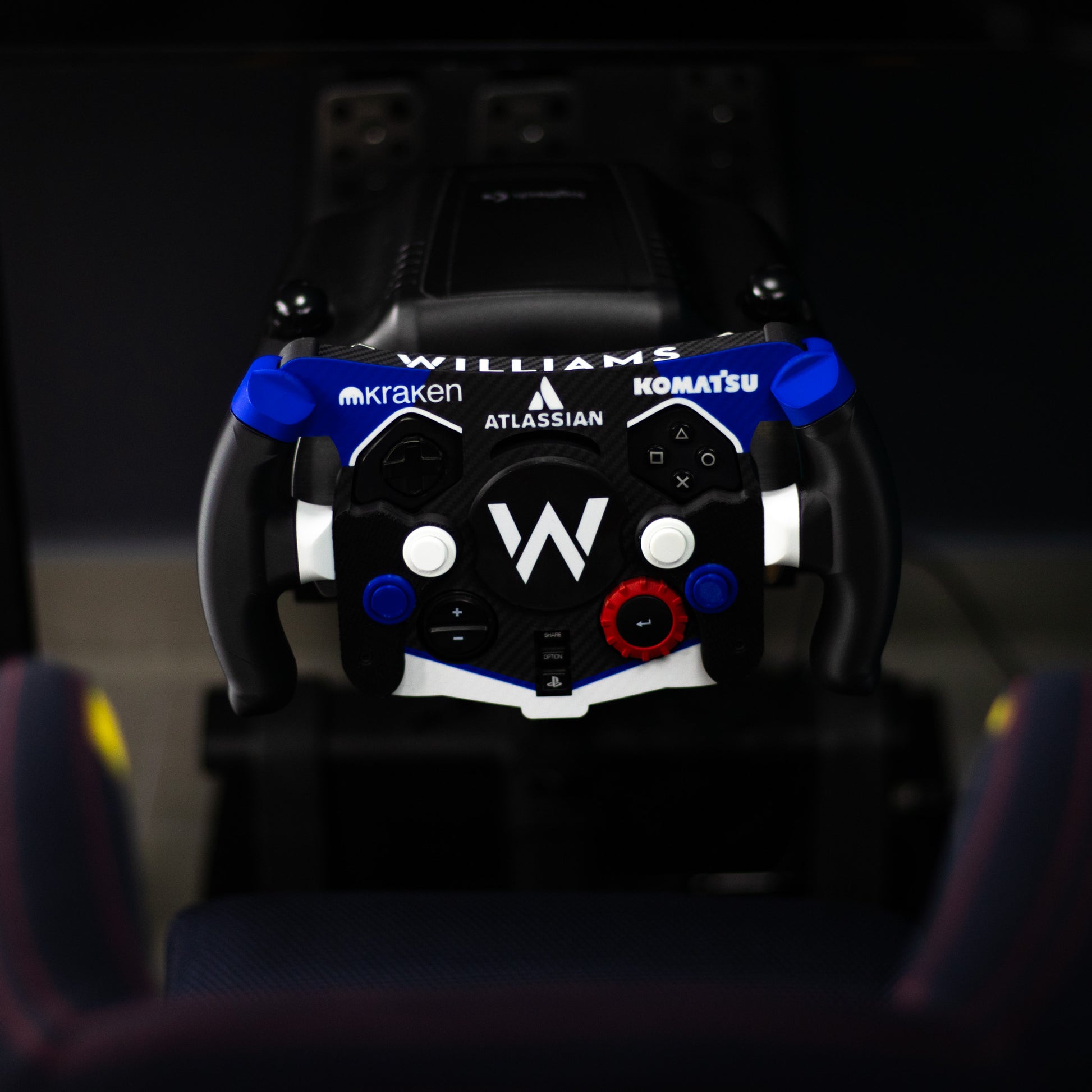 Vista frontal superior de mod F1 Williams montado en simulador de carreras