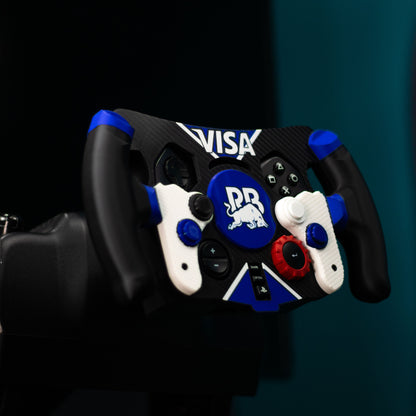Mod de F1 Racing Bulls montado en setup de carreras con levas traseras visibles