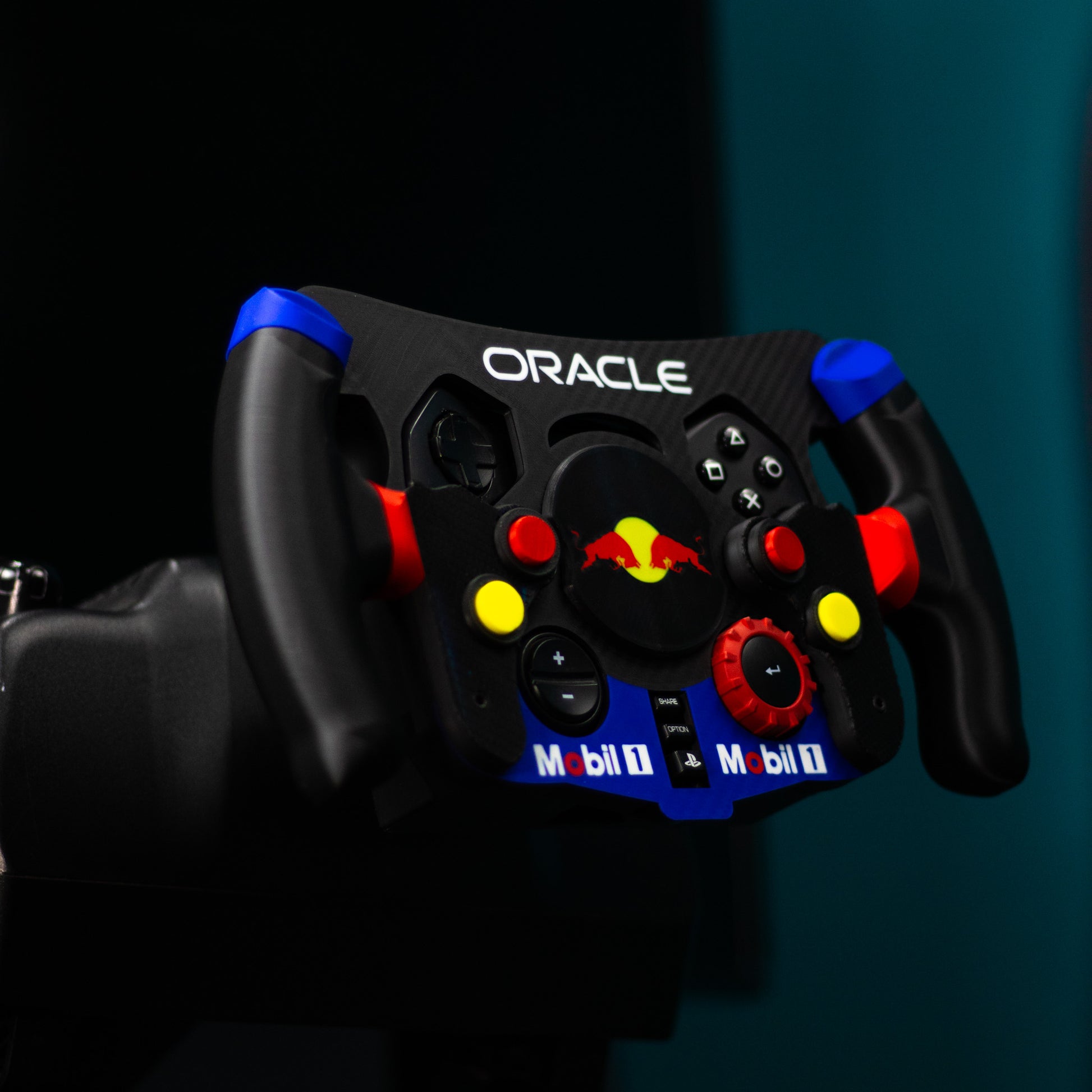 Mod de F1 Red Bull montado en setup de carreras con levas traseras visibles